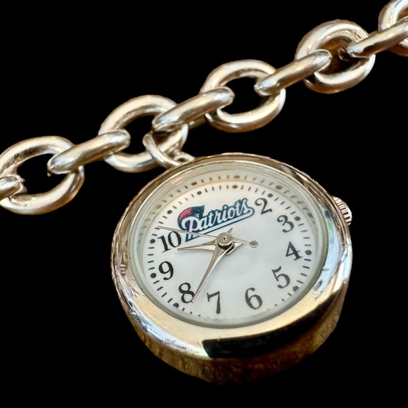 Official NFL NE Patriots Charm Bracelet w/Watch & Tag Charm - Picture 2 of 9